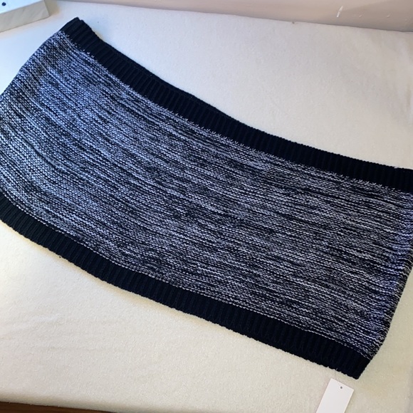 Infinity Scarf - Picture 3 of 4